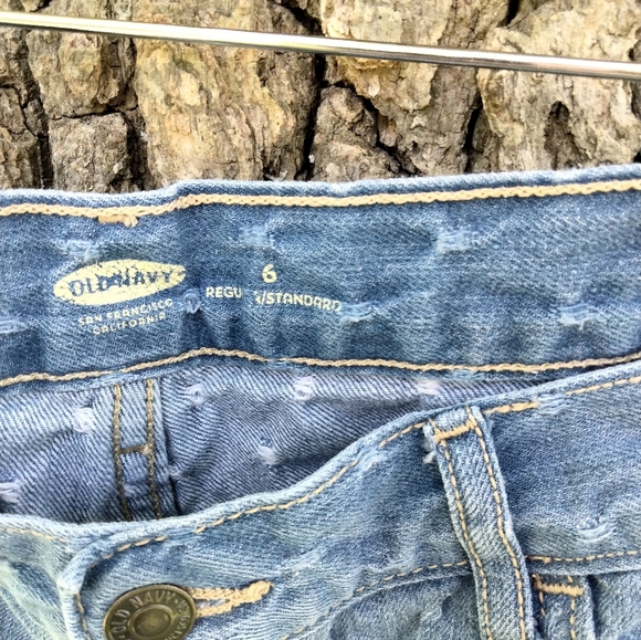 ⬇️ Price Drop!⬇️ Old Navy Jean Shorts in size 6 - Picture 3 of 4